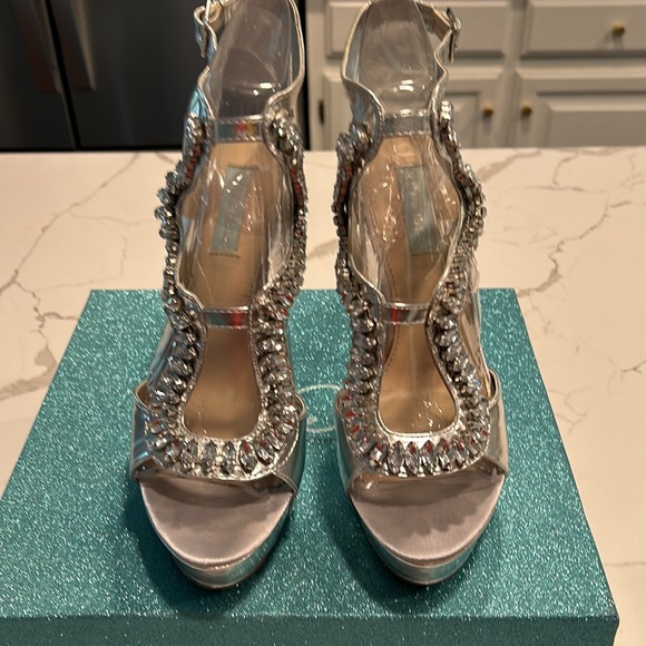 Blue by Betsey Johnson Silver Ankle Strap - Picture 2 of 8